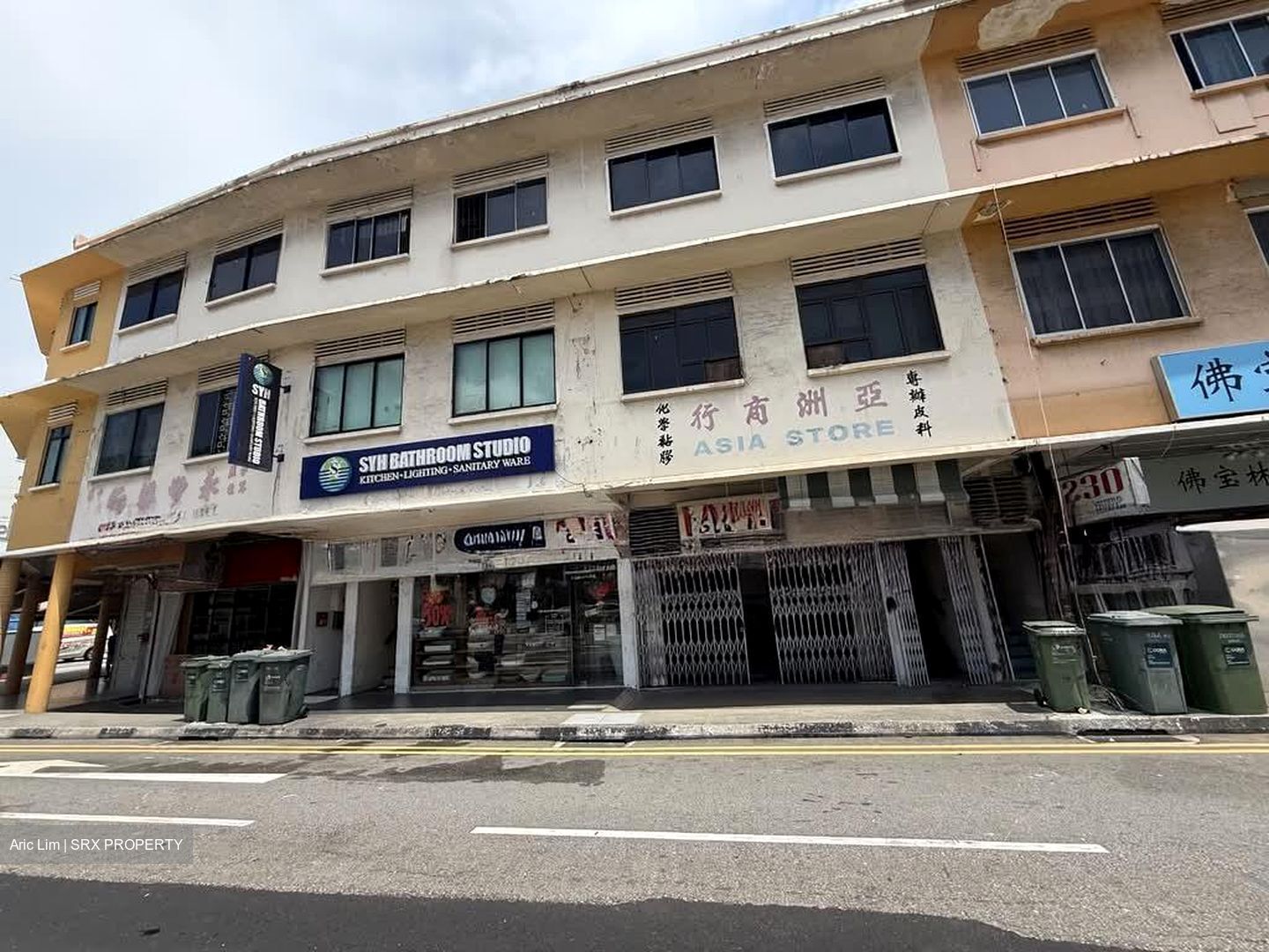 Sims Avenue (D14), Shop House #593655341